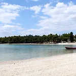 With A Parking Space Pirovac, Sibenik - 6276 アパート ピロヴァッツ