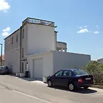 Apartamento With A Parking Space Pirovac, Sibenik - 6276 Pirovac