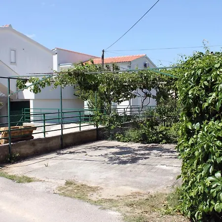 Апартаменты With A Parking Space Pirovac, Sibenik - 6276 Пировац