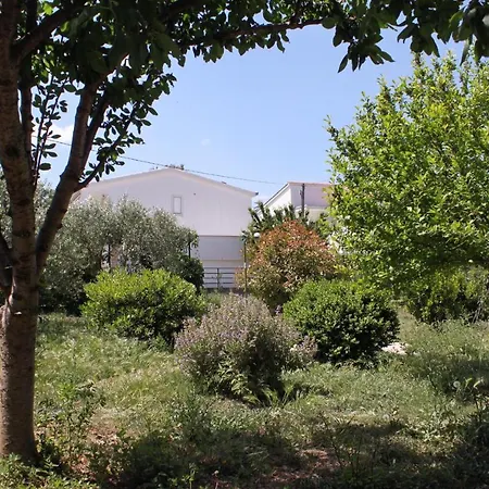 Apartman With A Parking Space Pirovac, Sibenik - 6276 *